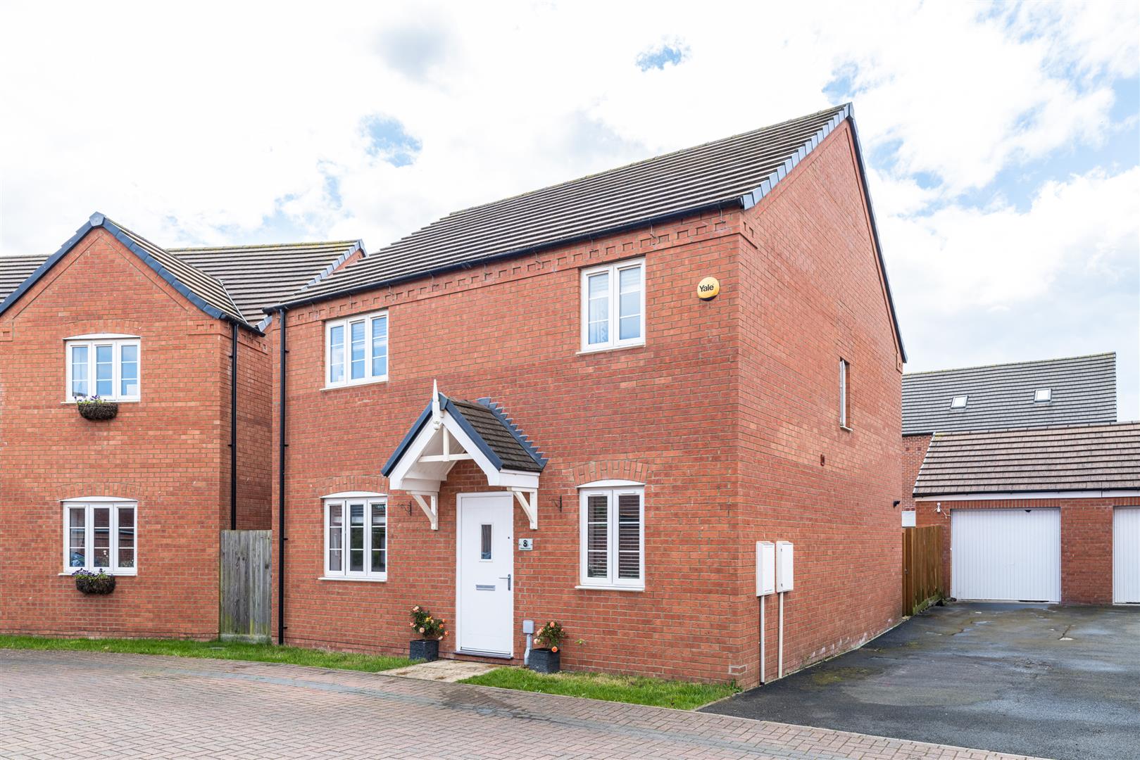 Fallows Crescent, Cranfield Cranes Property